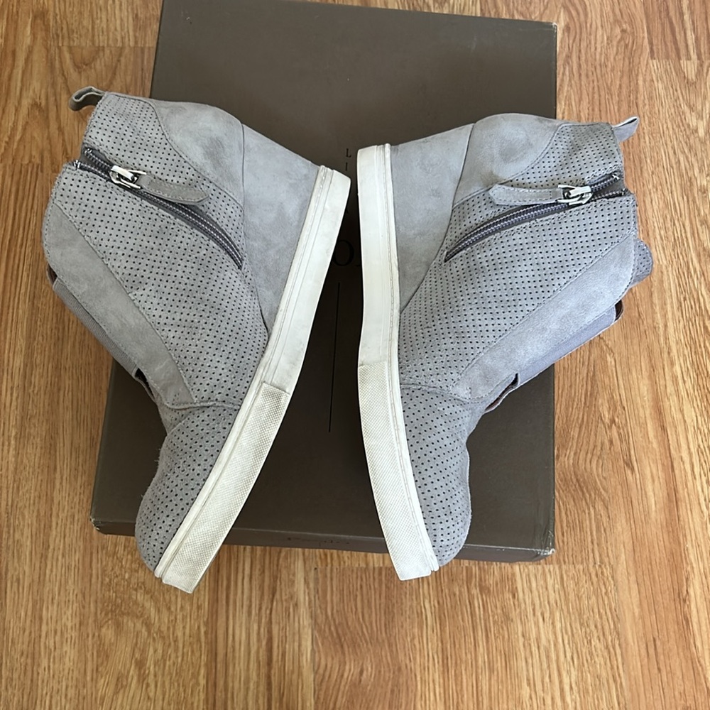 Linea Paolo Women's Gray Wedge Sneaker shoe size 8.5 - Picture 7 of 9
